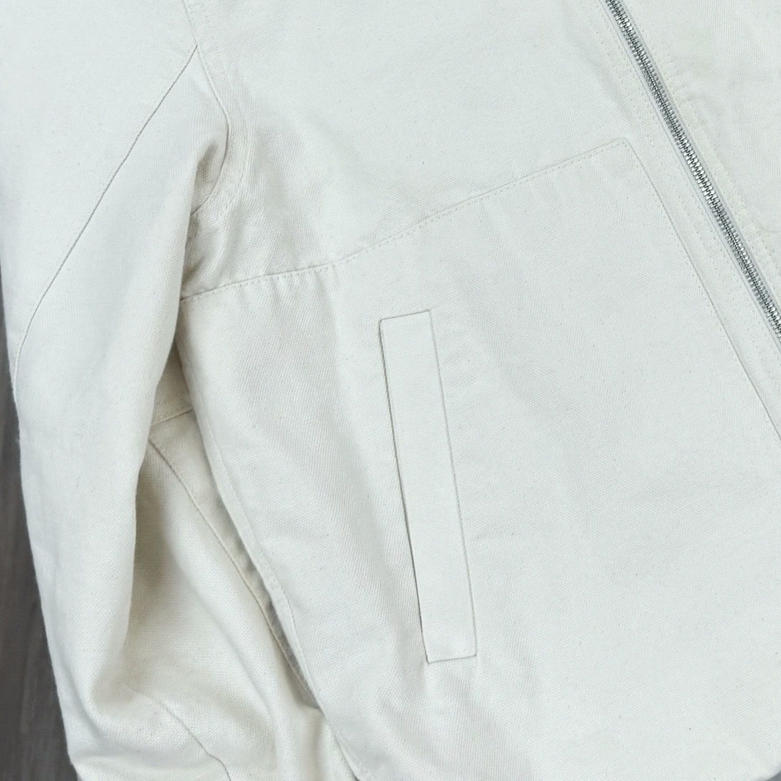 Cotton workers jacket, patch pocket detail